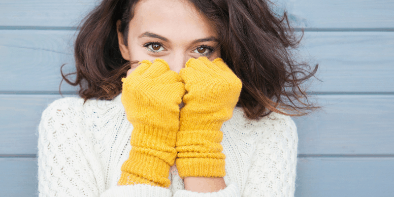 woman-wearing-yellow-gloves