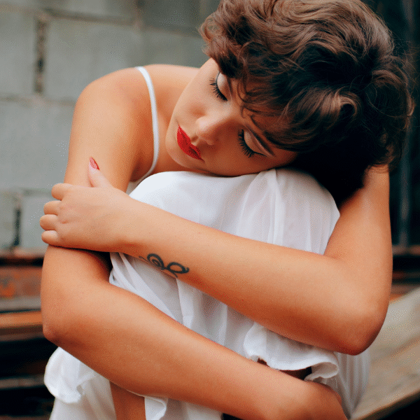 sad-woman-on-the-ground