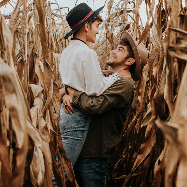 couple-laughing-in-a-corn-field