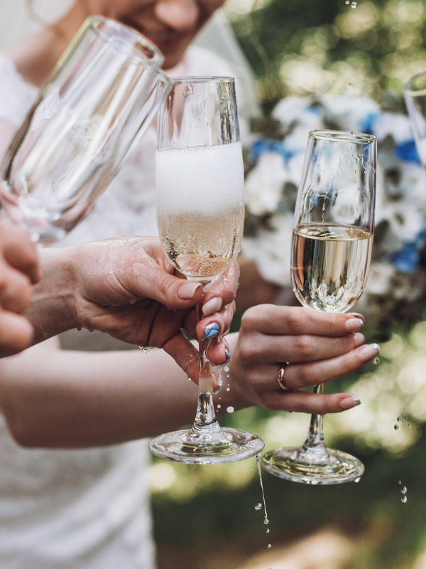 champagne-glasses