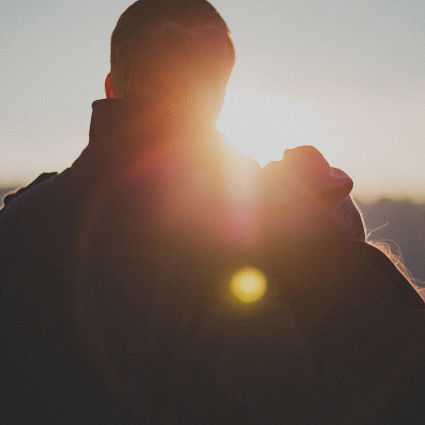 couple-looking-at-the-sunset