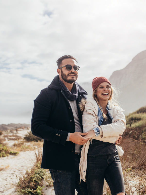 happy-couple-in-the-mountains