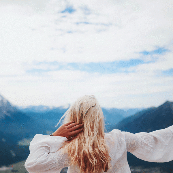 blonde-hair-woman-looking-away