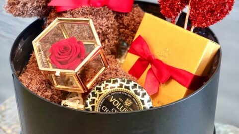 Image for Romantic Gift Baskets | Chocolate and red roses