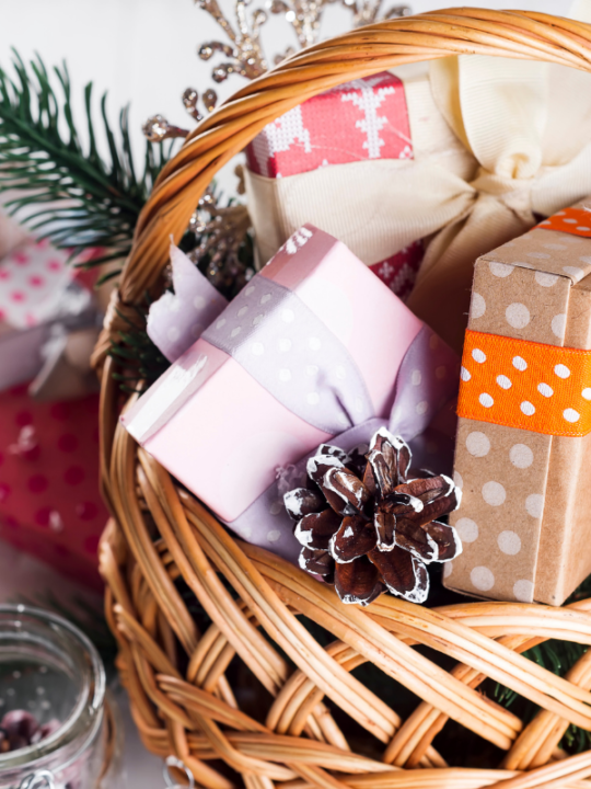 Ideas For Themed Christmas Eve Box For Couples | Doctor For Love