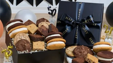 Image for HAPPY BIRTHDAY BAKERY GIFT